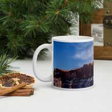 Load image into Gallery viewer, White glossy mug 11 oz handle on left with Lake Powell image.
