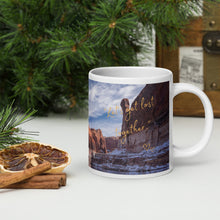 Load image into Gallery viewer, White glossy mug 20 oz handle on right with Lake Powell image.
